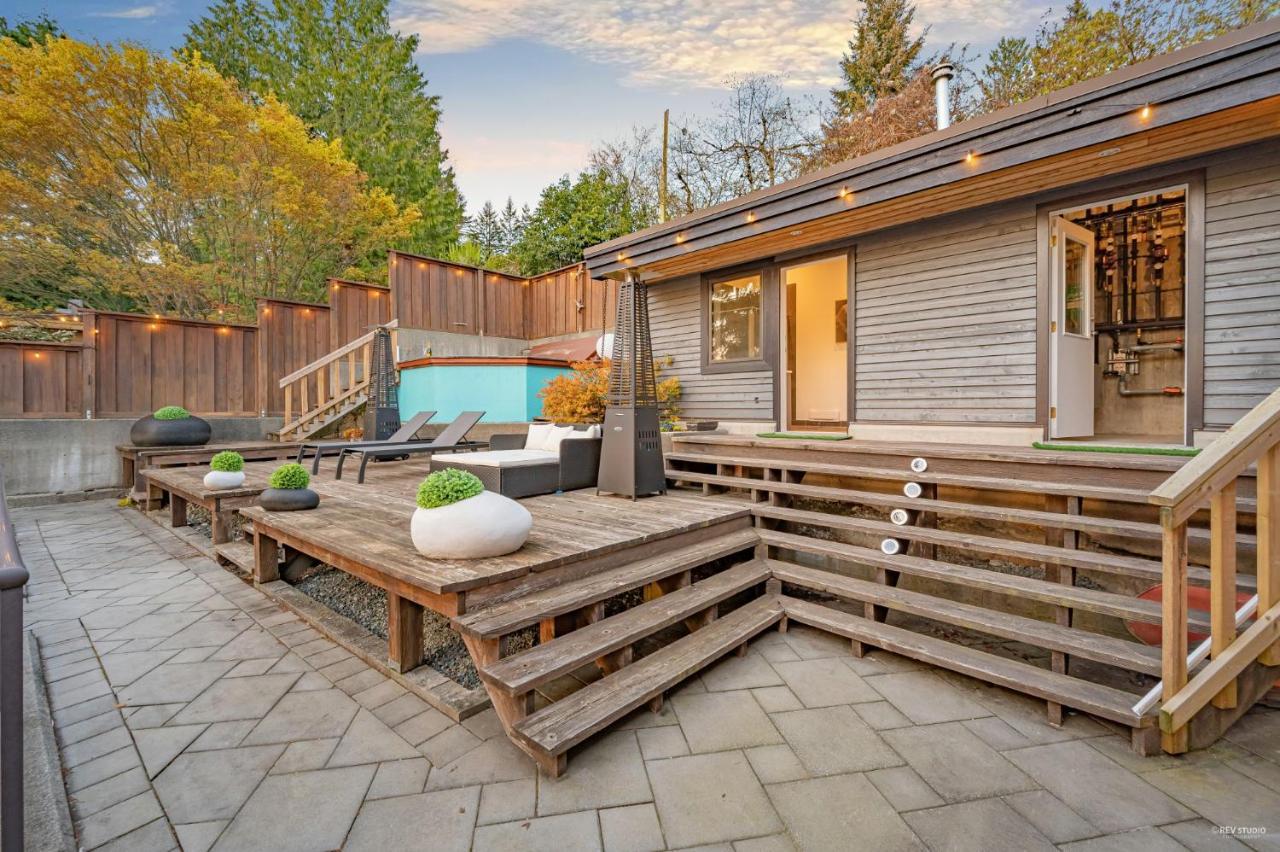 Grouse Cheerful Large Private Bedroom, Bath, Shared Deck, Pool, Hot Tub North Vancouver Extérieur photo