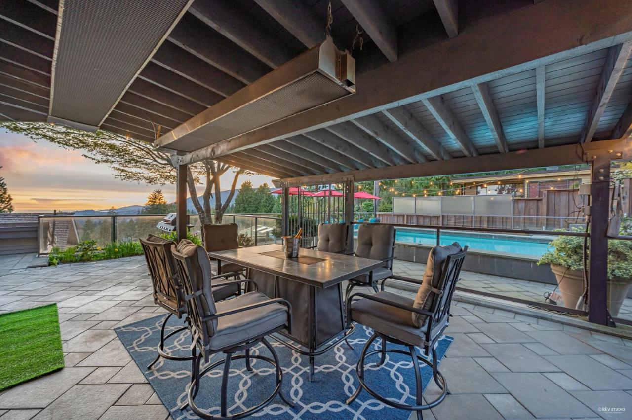 Grouse Cheerful Large Private Bedroom, Bath, Shared Deck, Pool, Hot Tub North Vancouver Extérieur photo