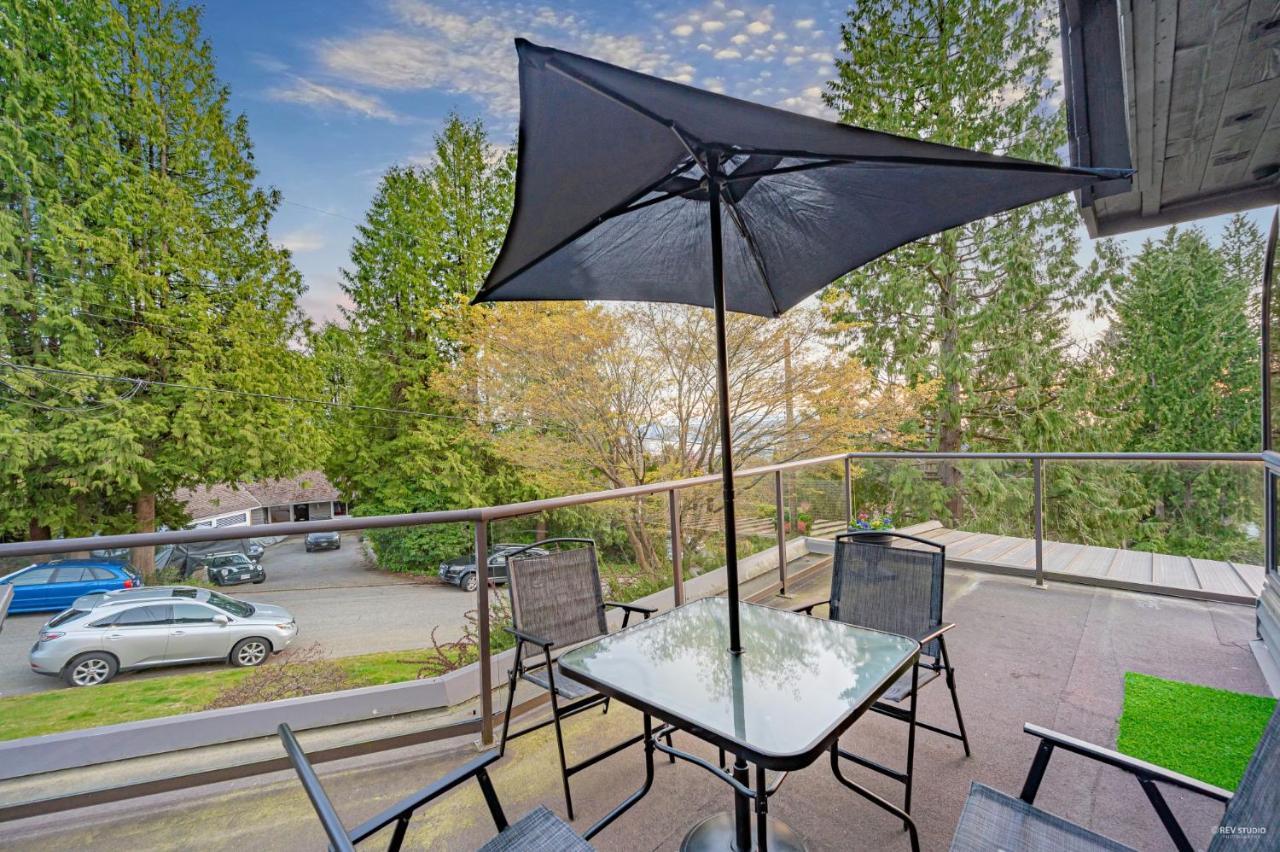Grouse Cheerful Large Private Bedroom, Bath, Shared Deck, Pool, Hot Tub North Vancouver Extérieur photo