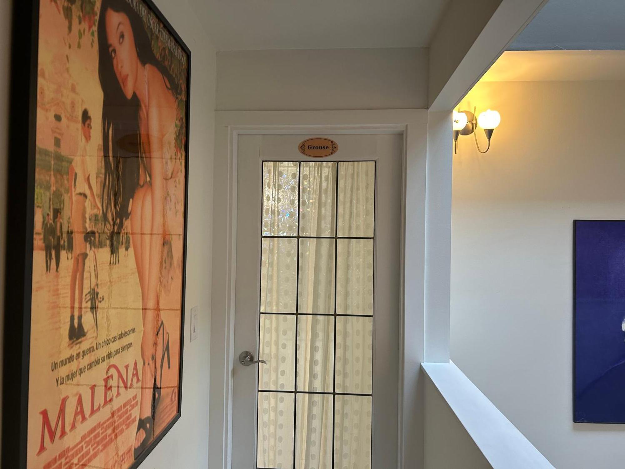 Grouse Cheerful Large Private Bedroom, Bath, Shared Deck, Pool, Hot Tub North Vancouver Extérieur photo