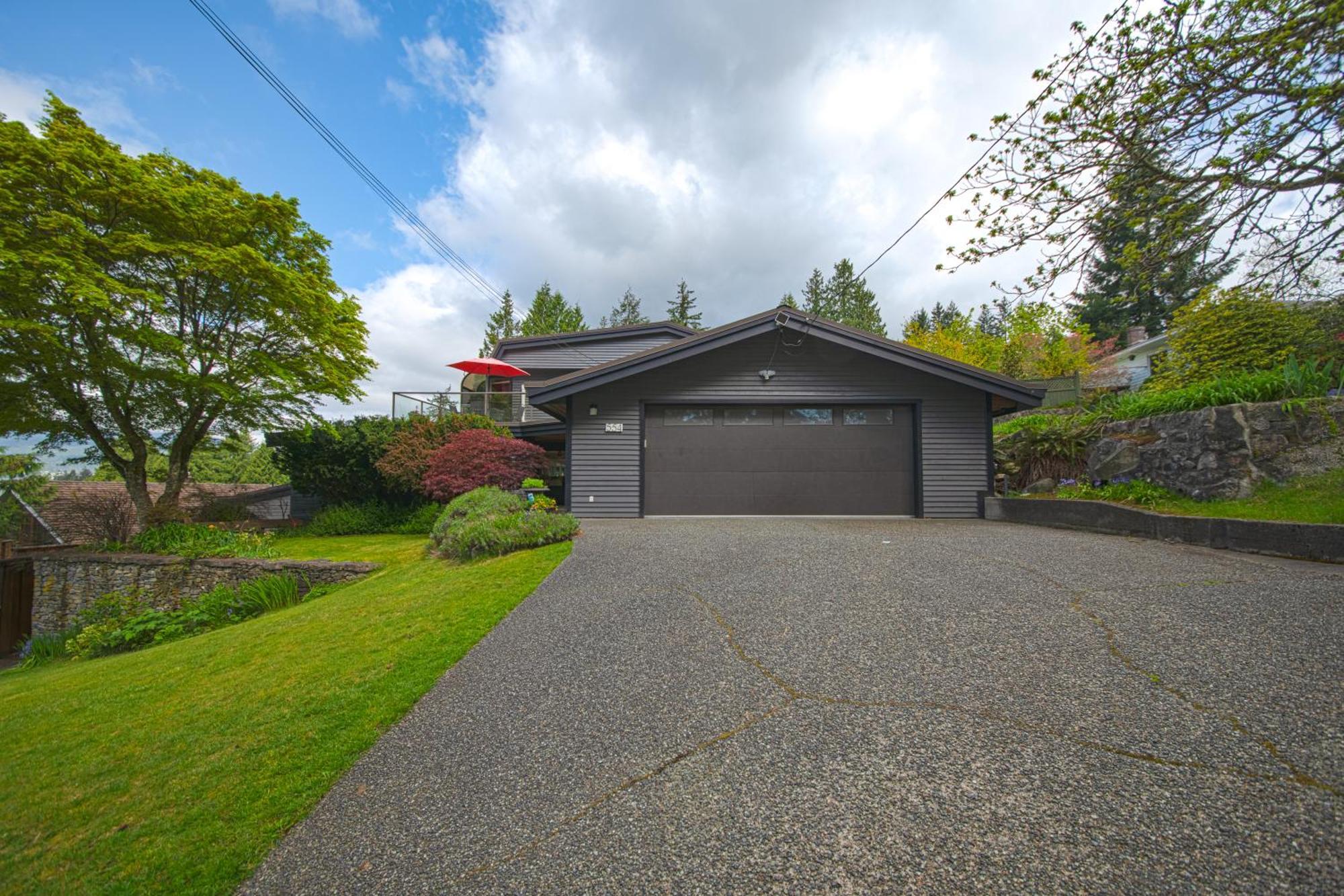 Grouse Cheerful Large Private Bedroom, Bath, Shared Deck, Pool, Hot Tub North Vancouver Extérieur photo
