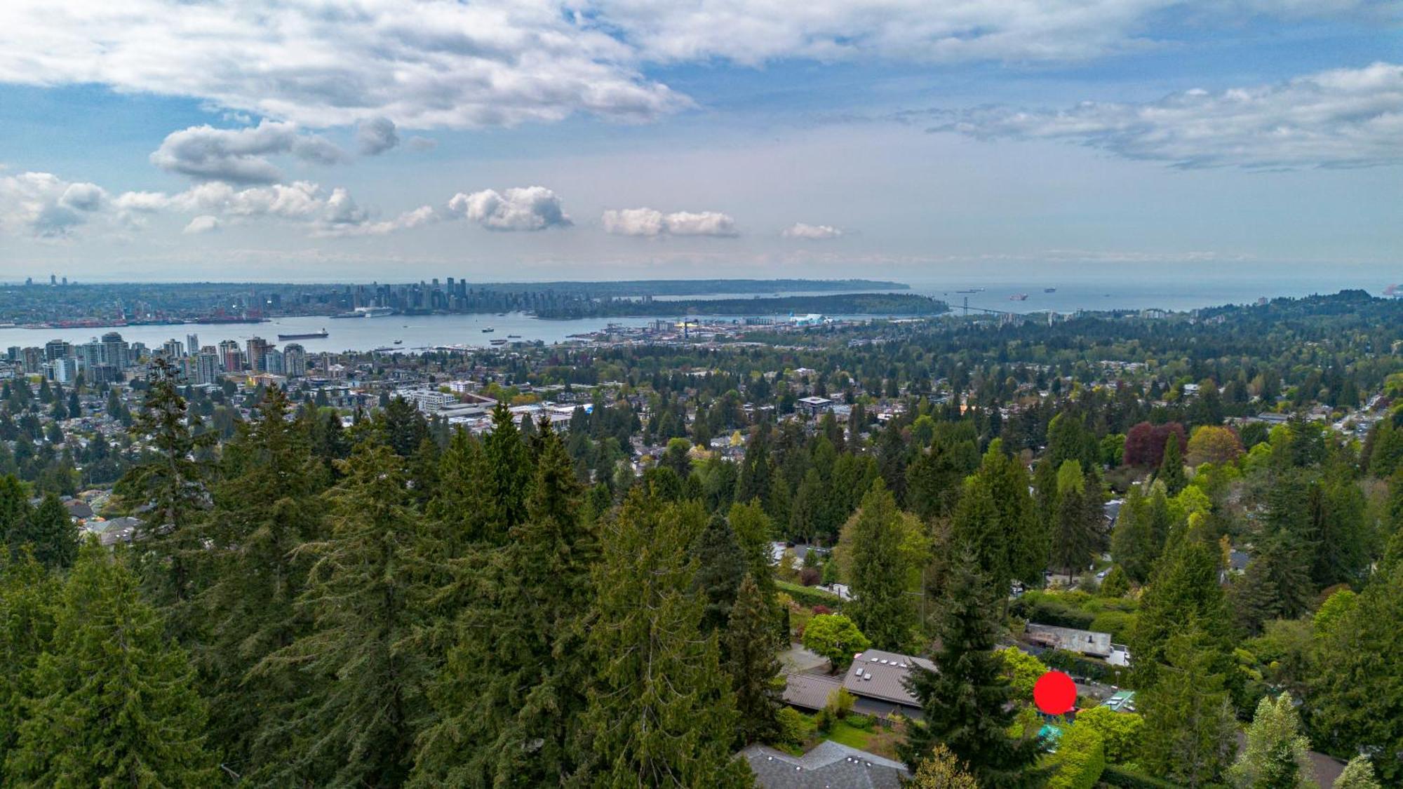 Grouse Cheerful Large Private Bedroom, Bath, Shared Deck, Pool, Hot Tub North Vancouver Extérieur photo