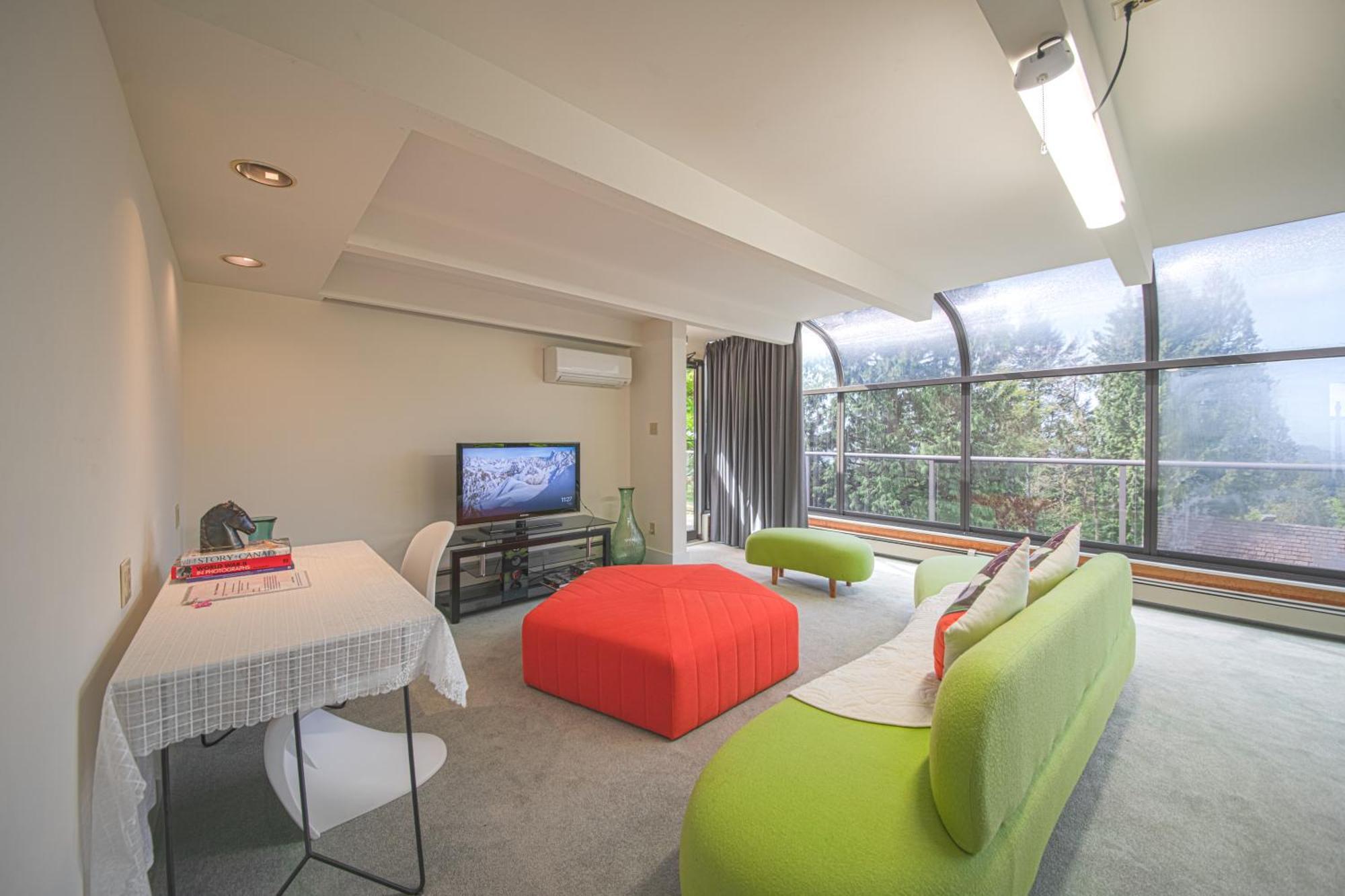 Grouse Cheerful Large Private Bedroom, Bath, Shared Deck, Pool, Hot Tub North Vancouver Extérieur photo